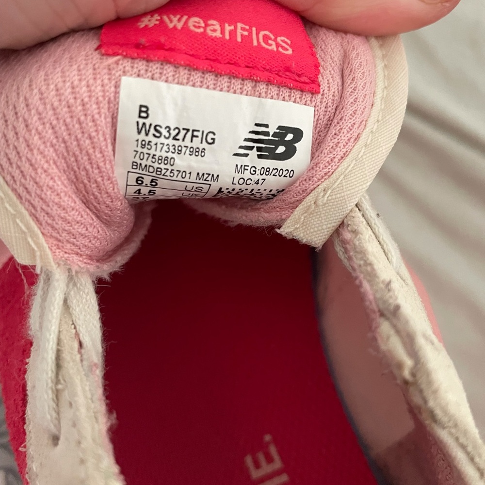 PINK 💞💕FIGS NEW BALANCE GYM SHOES - Picture 3 of 4